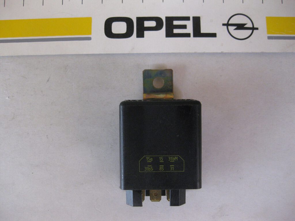 Relais elektr. Waschanl. mit Intervallschaltung Kadett C-Manta-Asc. B 12 38 638-644