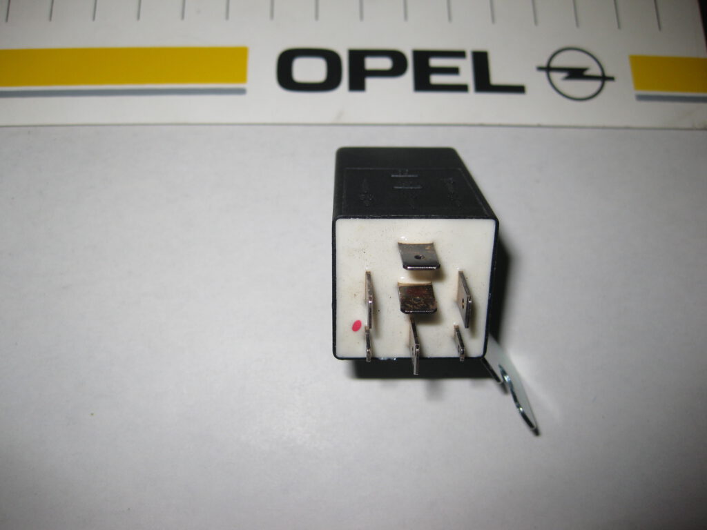 Spritpumpe elektr. / Kraftstoffpumpe 'Einspritzer' mit Zubehär, Opel